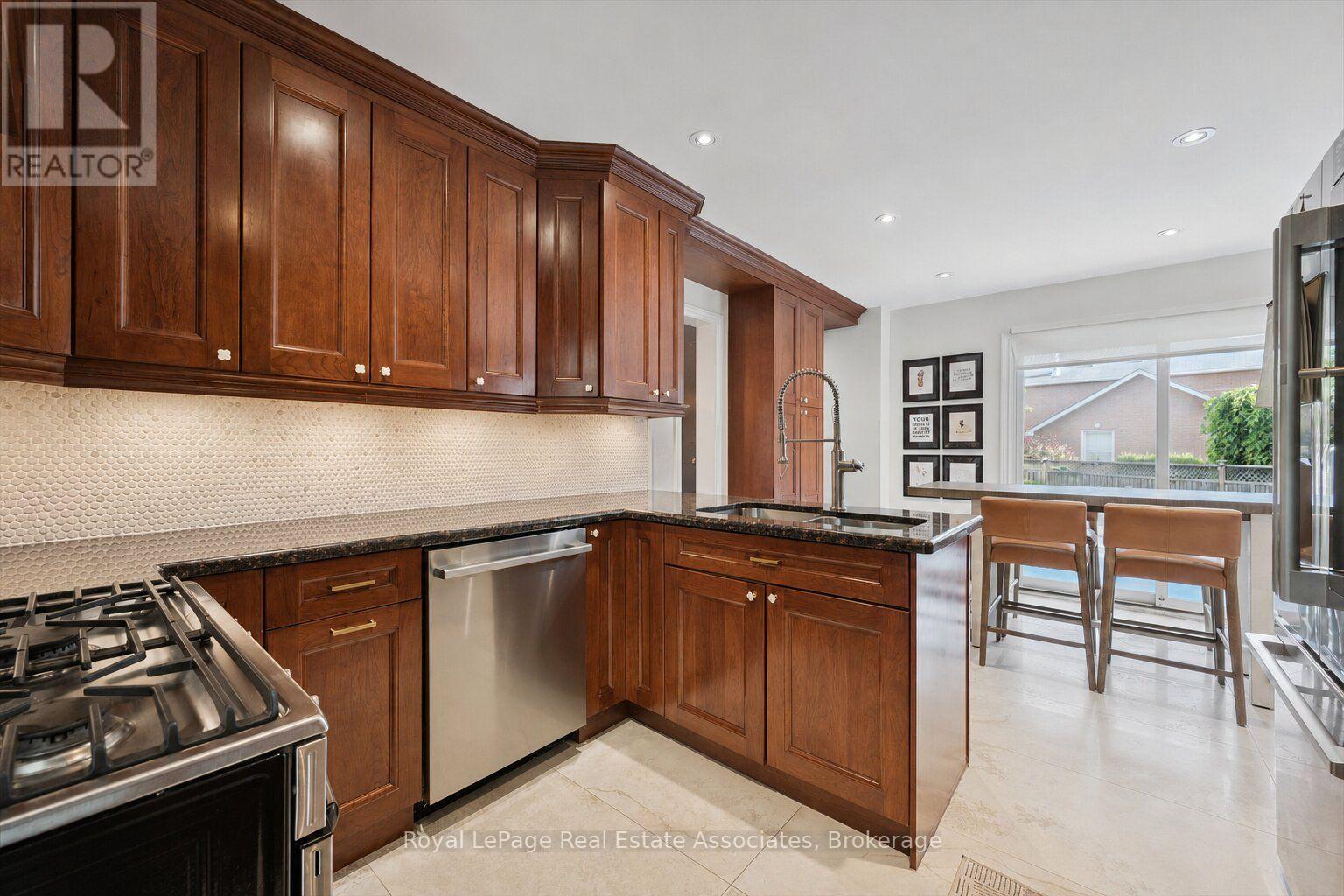 3344 Trelawny Circle, Mississauga, Ontario  L5N 6N5 - Photo 14 - W13566354