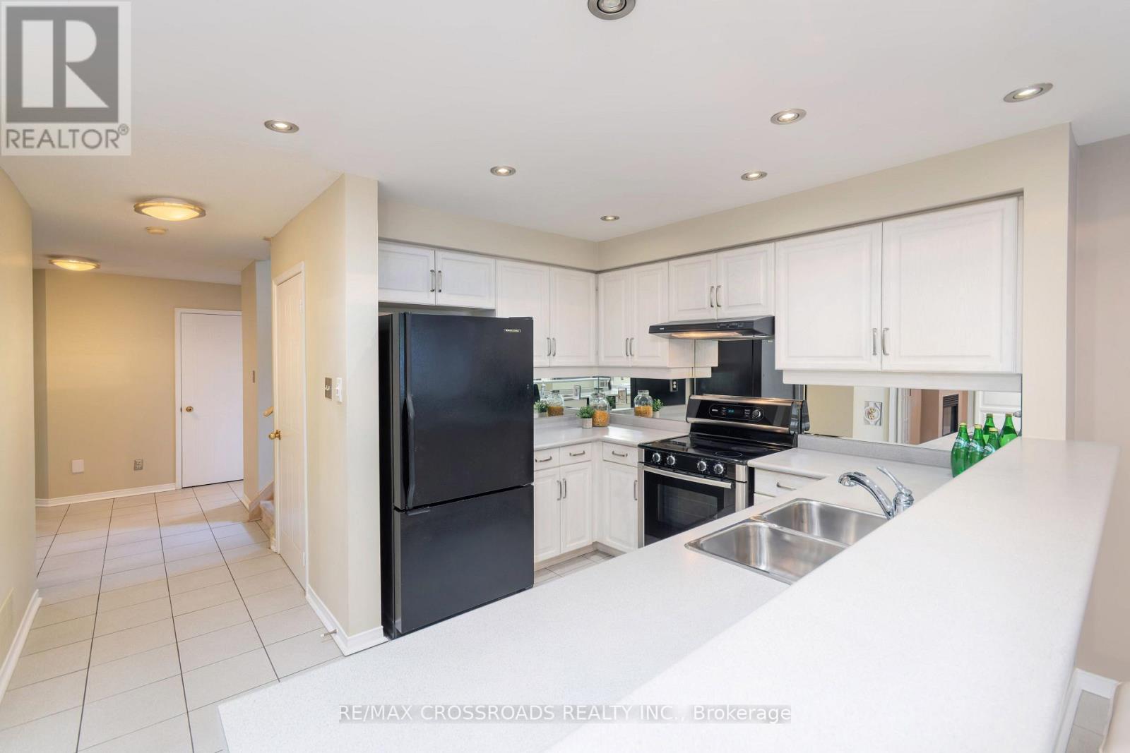 5316 Middlebury Drive, Mississauga, Ontario  L5M 5E6 - Photo 7 - W13566406