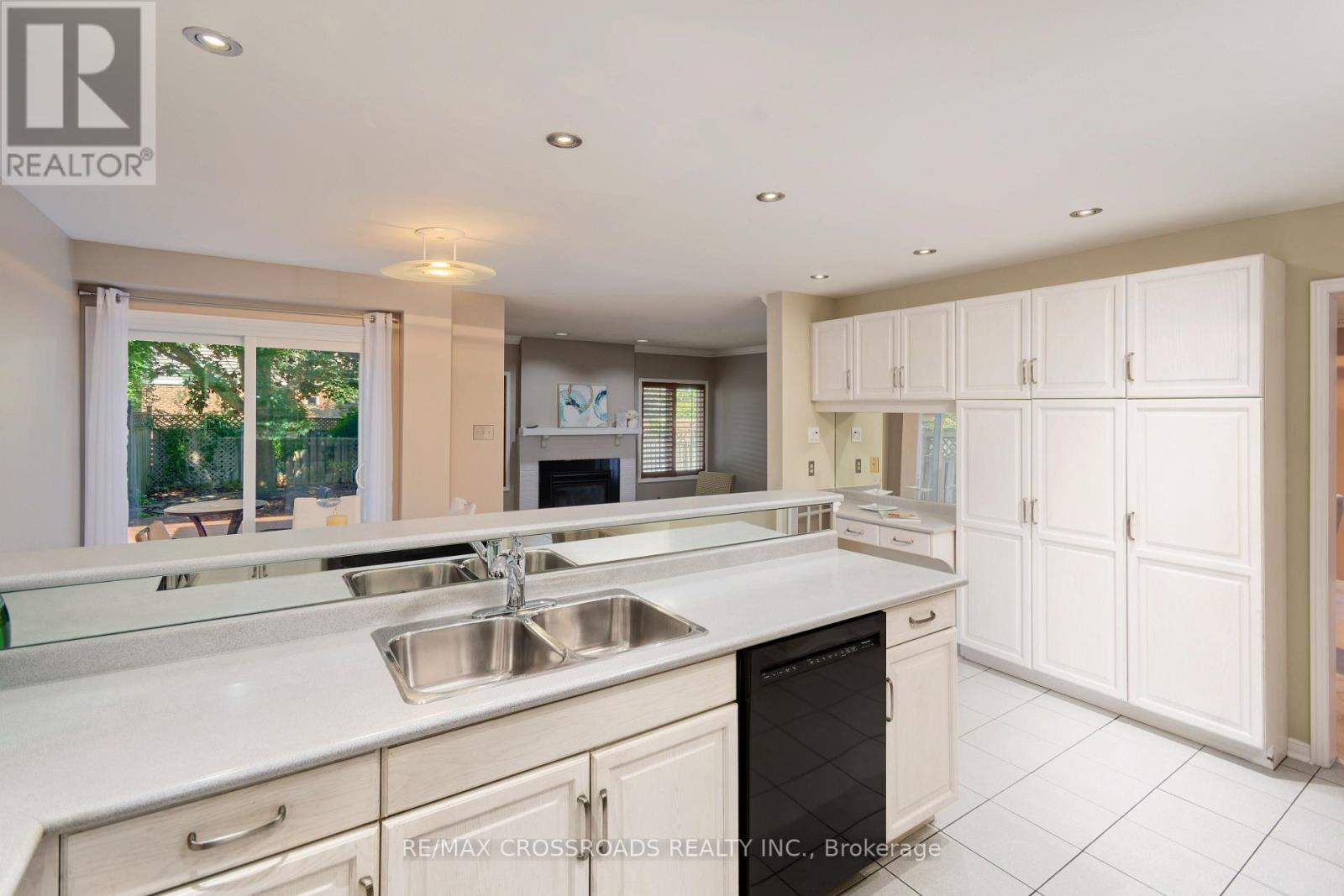5316 Middlebury Drive, Mississauga, Ontario  L5M 5E6 - Photo 8 - W13566406