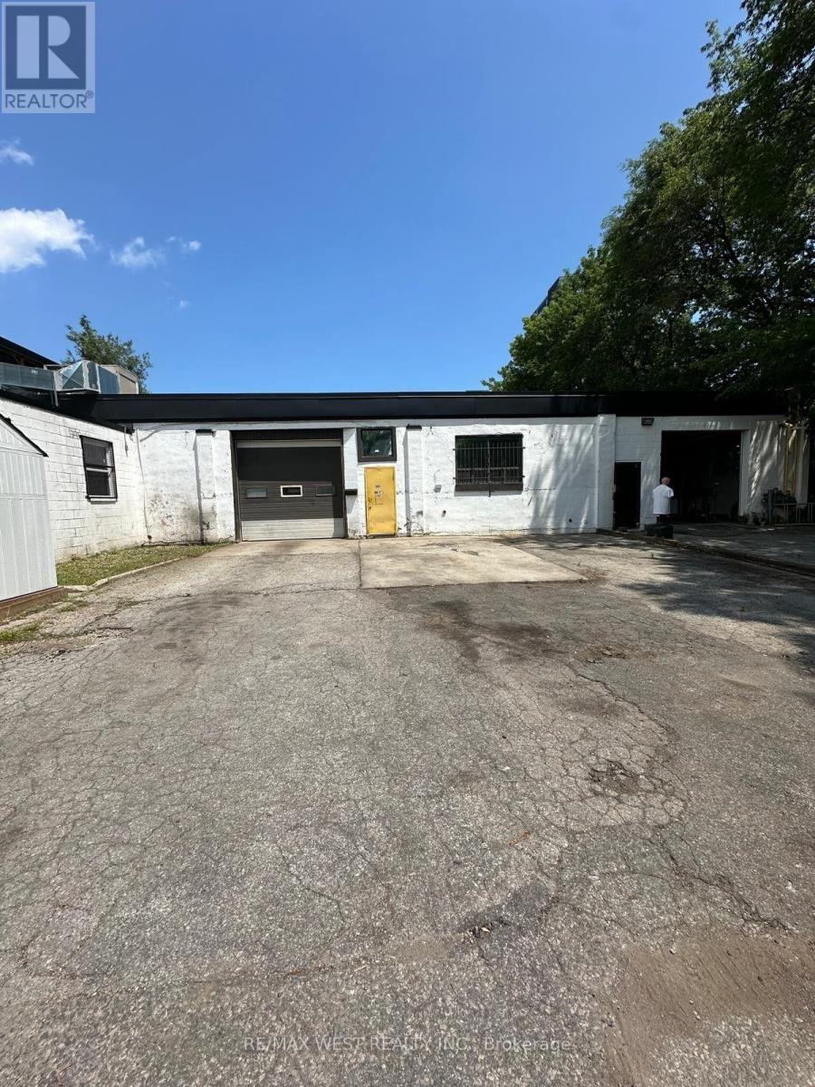 1 - 801 St Clarens Avenue, Toronto, Ontario  M6H 3X4 - Photo 2 - W13566446