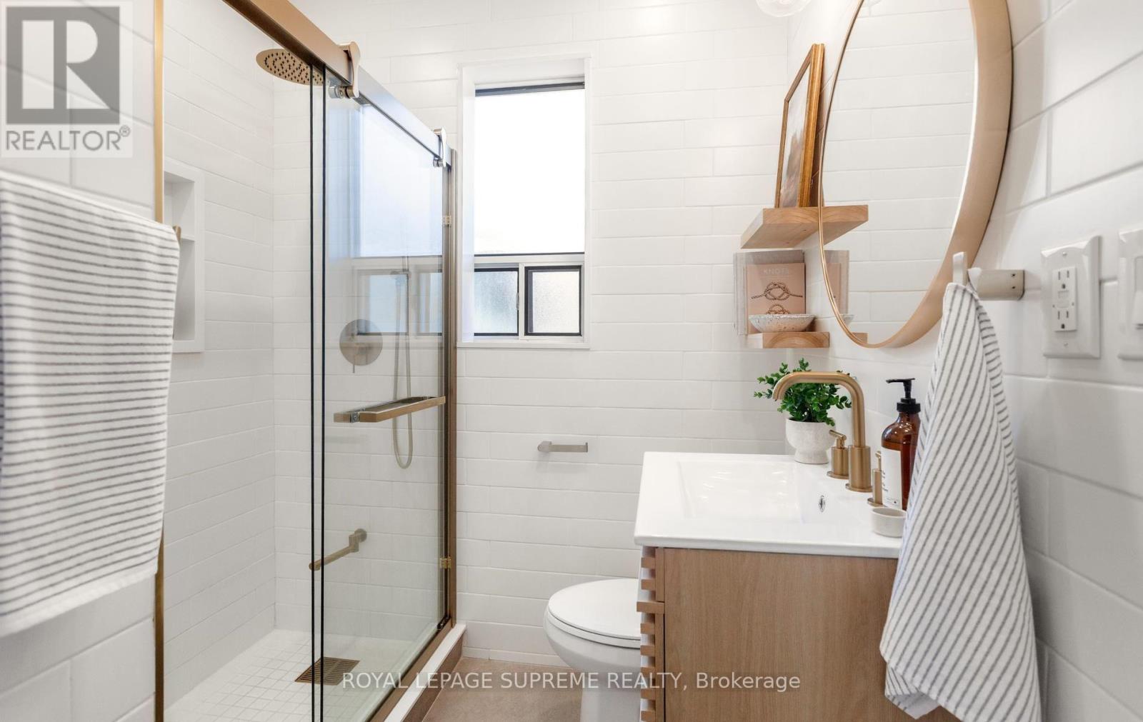 50 Brookside Avenue, Toronto, Ontario  M6S 4G7 - Photo 30 - W13566478