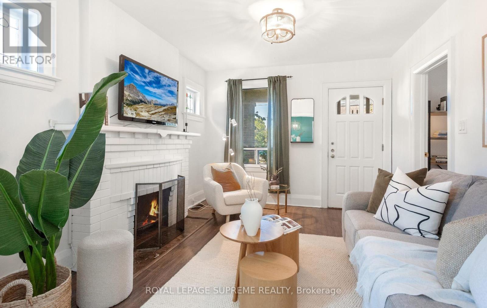 50 Brookside Avenue, Toronto, Ontario  M6S 4G7 - Photo 7 - W13566478