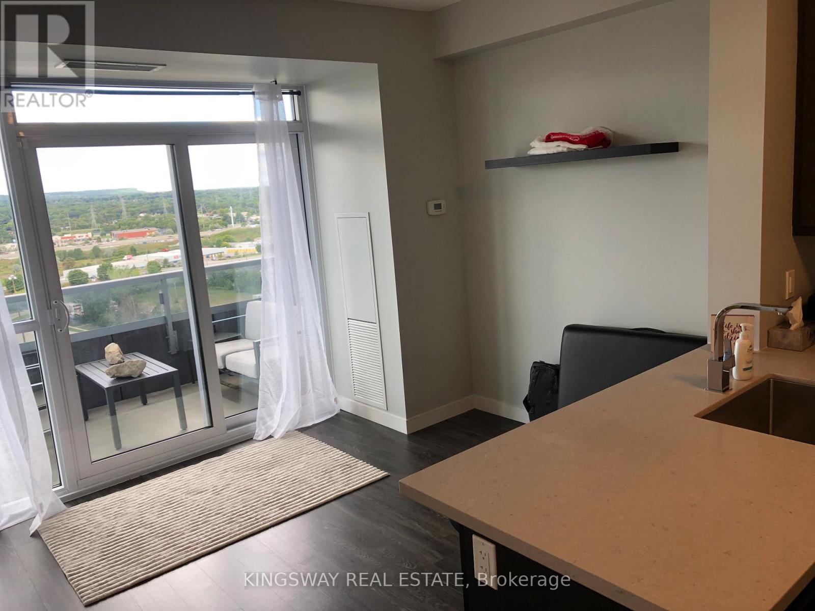 1808 - 2087 Fairview Street, Burlington, Ontario  L7R 0E5 - Photo 6 - W13566482