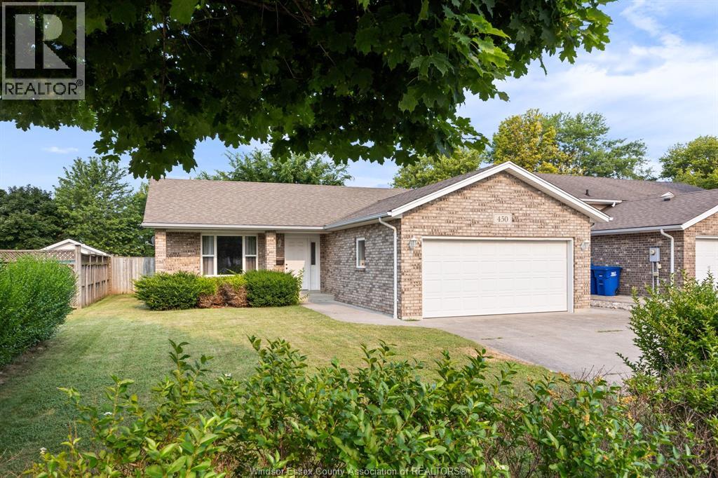 MLS# 26017018: 450 THORN RIDGE CRESCENT, Amherstburg, Canada