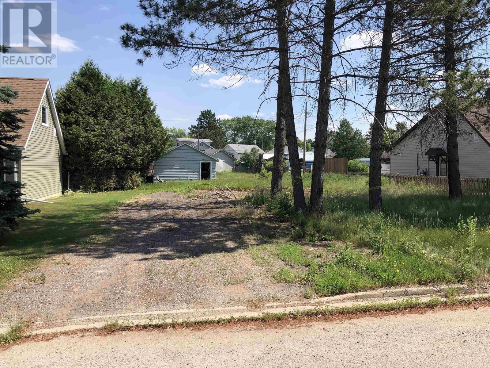 7 Starr St, Atikokan, Ontario  P0T 1C0 - Photo 1 - TB2601966