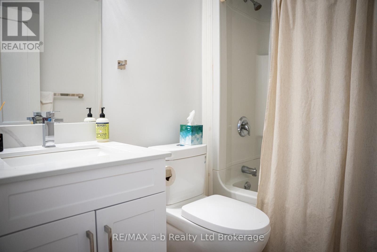Lower - 390 Ontario Street, Stratford, Ontario  N5A 3H9 - Photo 11 - X13566600