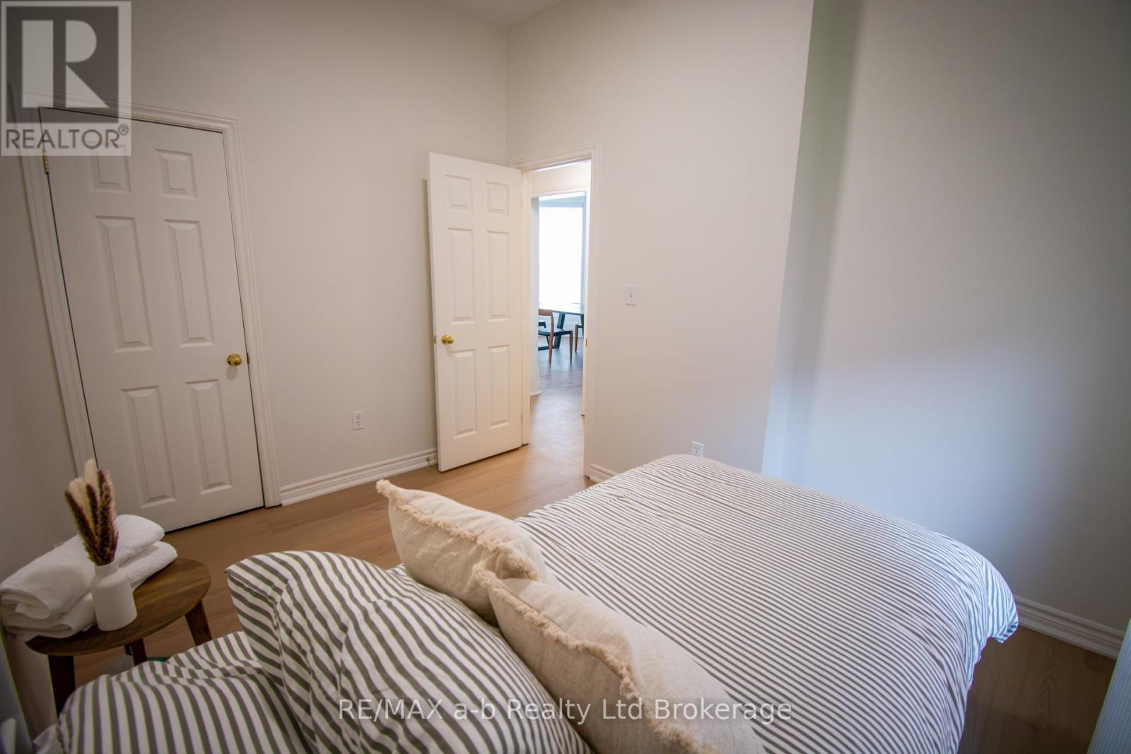 Lower - 390 Ontario Street, Stratford, Ontario  N5A 3H9 - Photo 9 - X13566600