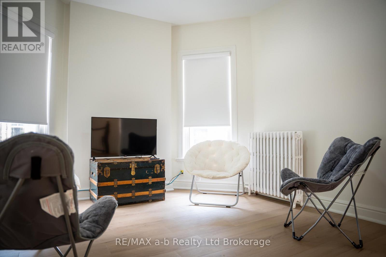 Upper - 390 Ontario Street, Stratford, Ontario  N5A 3H9 - Photo 5 - X13566830