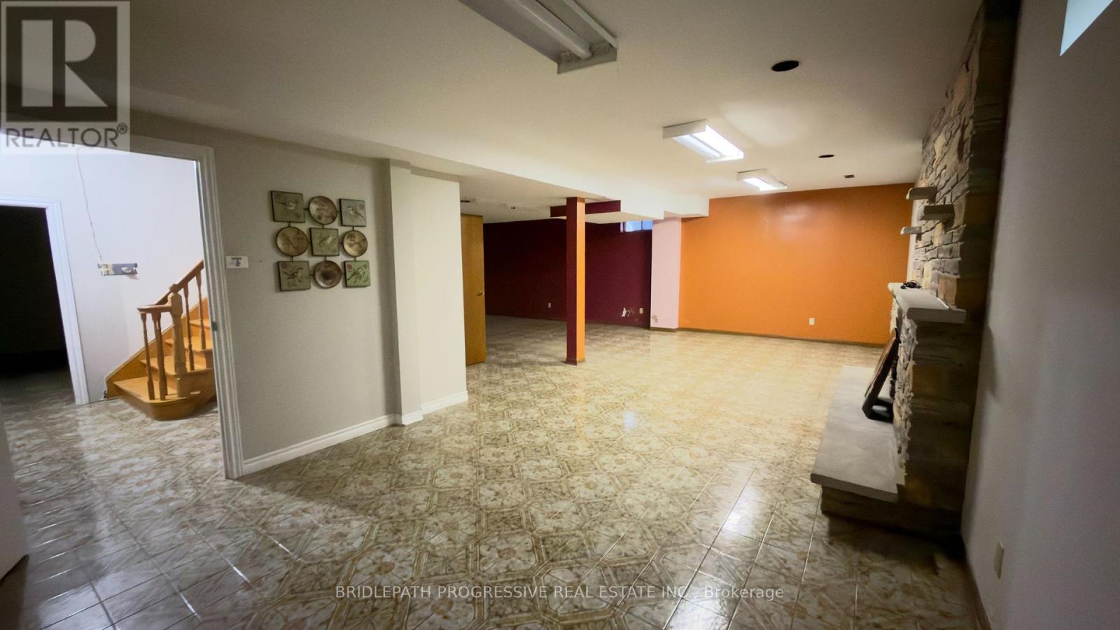 589 Sheppard Avenue E, Toronto, Ontario  M2K 1B4 - Photo 2 - C13566242