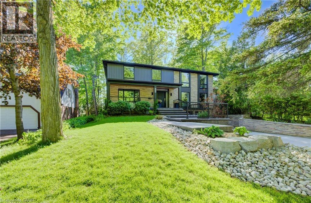 239 Corrie Crescent, Waterloo, Ontario N2L 5W3 - Photo 3 - 40813851