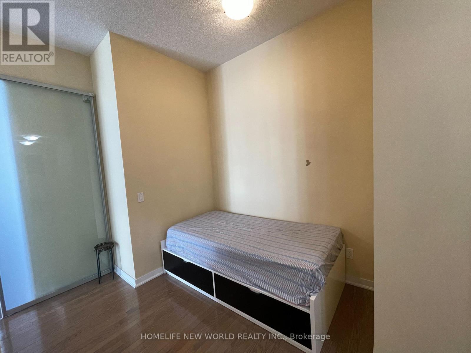 2606 - 770 Bay Street, Toronto, Ontario  M5G 0A6 - Photo 8 - C13566538