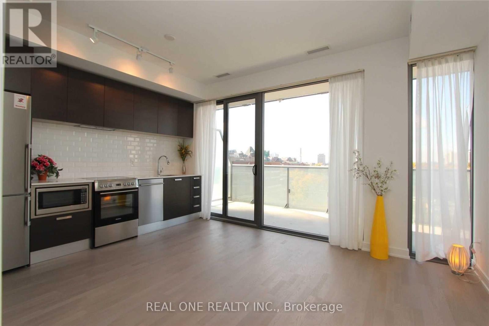 717 - 57 St Joseph Street, Toronto, Ontario  M5S 0C5 - Photo 2 - C13566578