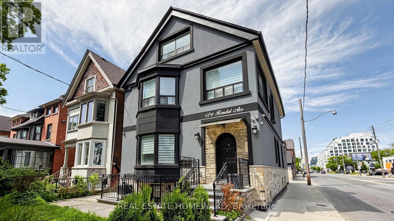 3 - 124 Kendal Avenue, Toronto, Ontario  M5R 1L9 - Photo 1 - C13566704