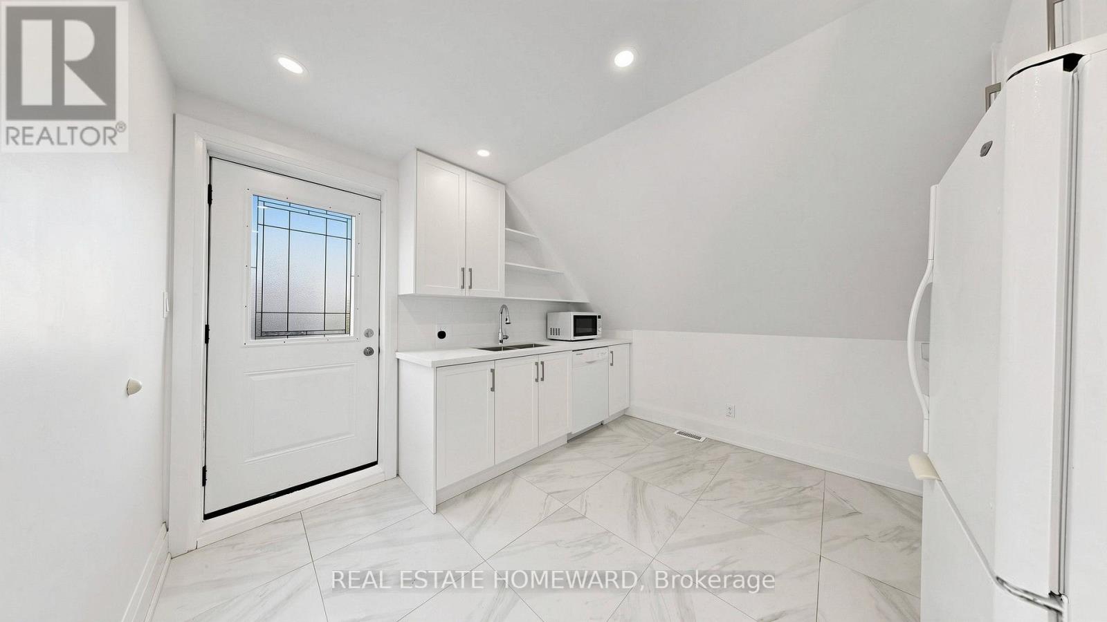 3 - 124 Kendal Avenue, Toronto, Ontario  M5R 1L9 - Photo 11 - C13566704