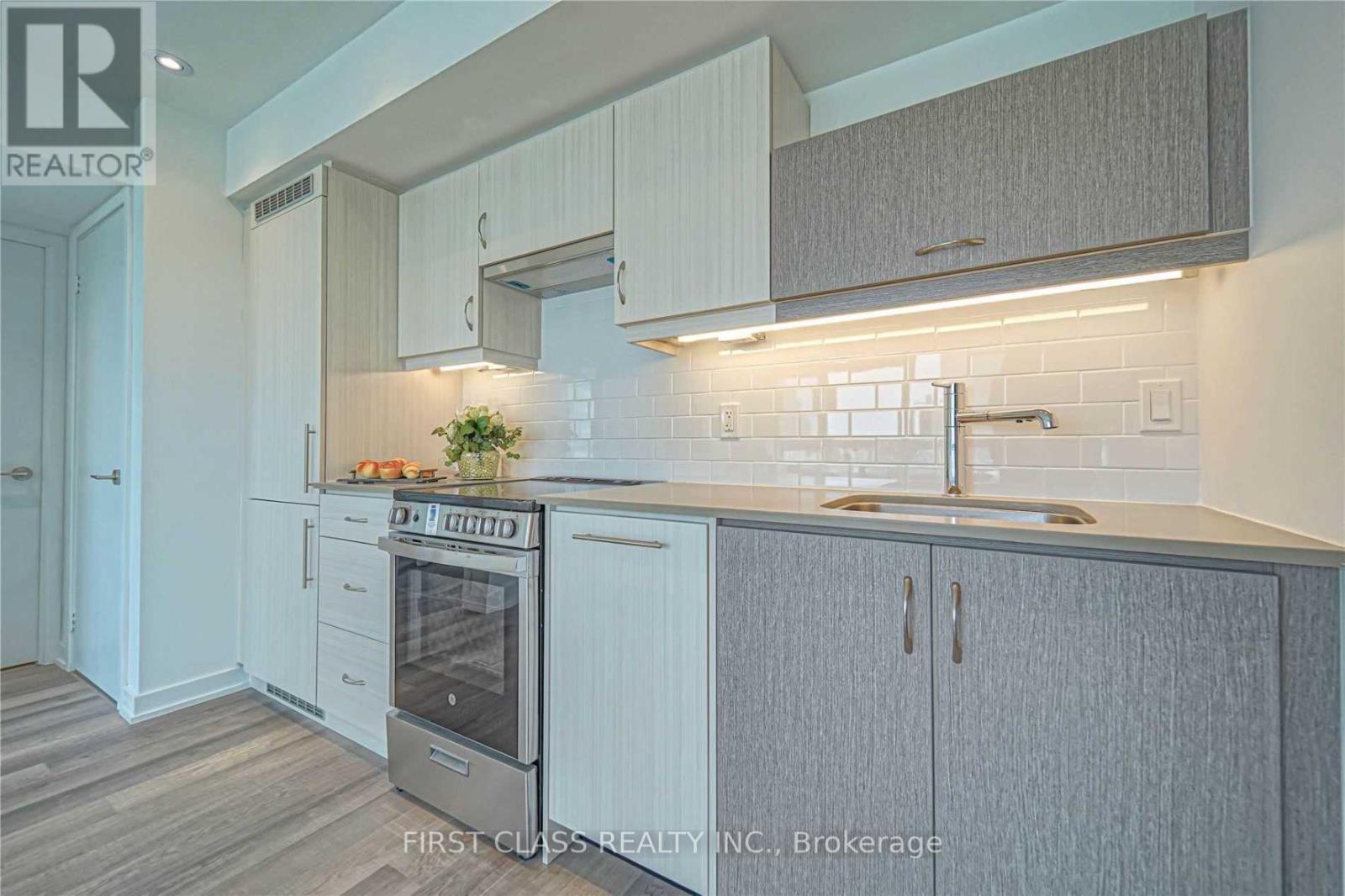805 - 181 Huron Street, Toronto, Ontario  M5T 0C1 - Photo 3 - C13566748
