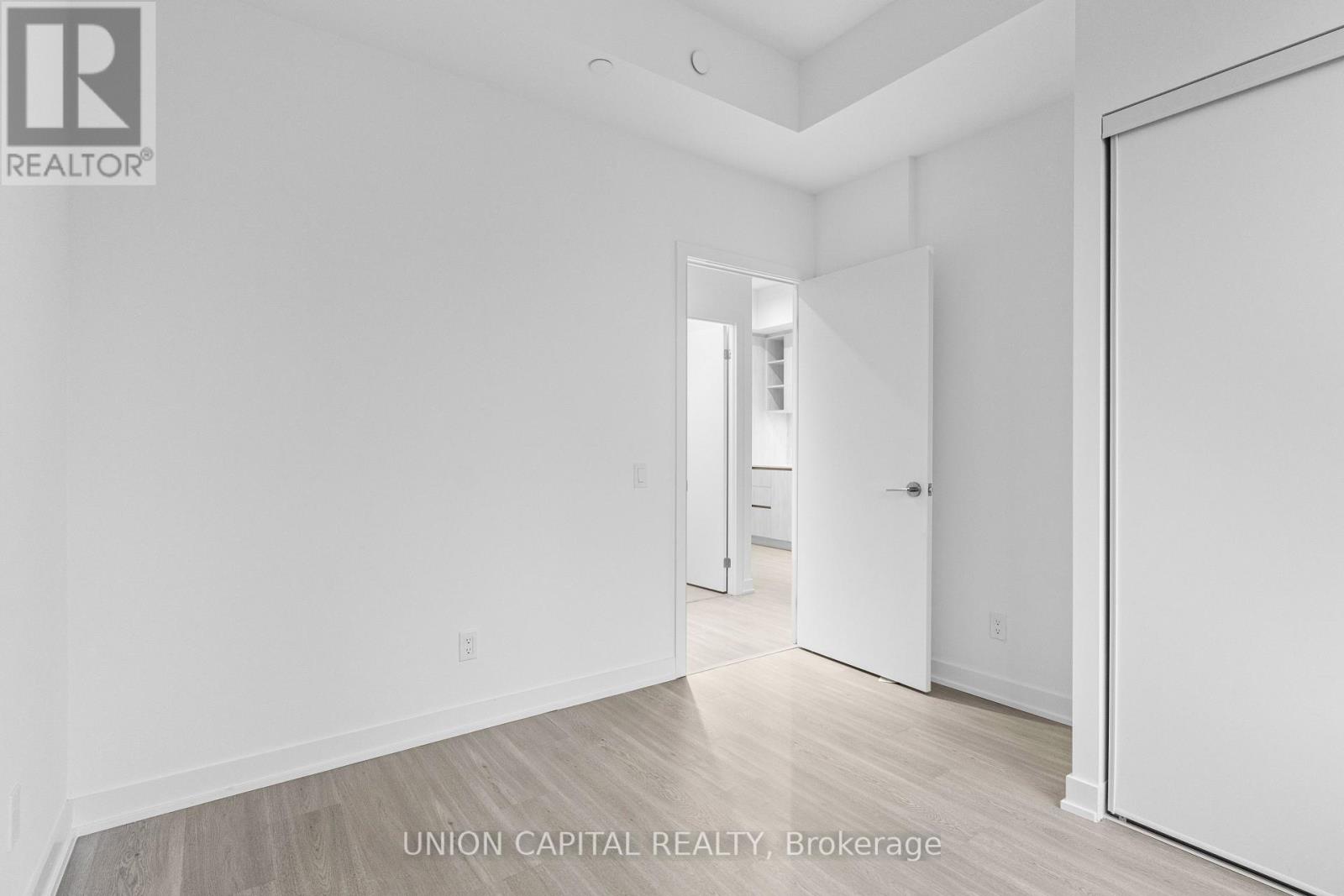 1007 - 8 Wellesley Street W, Toronto, Ontario M4Y 0J5 - Photo 10 - C13566806