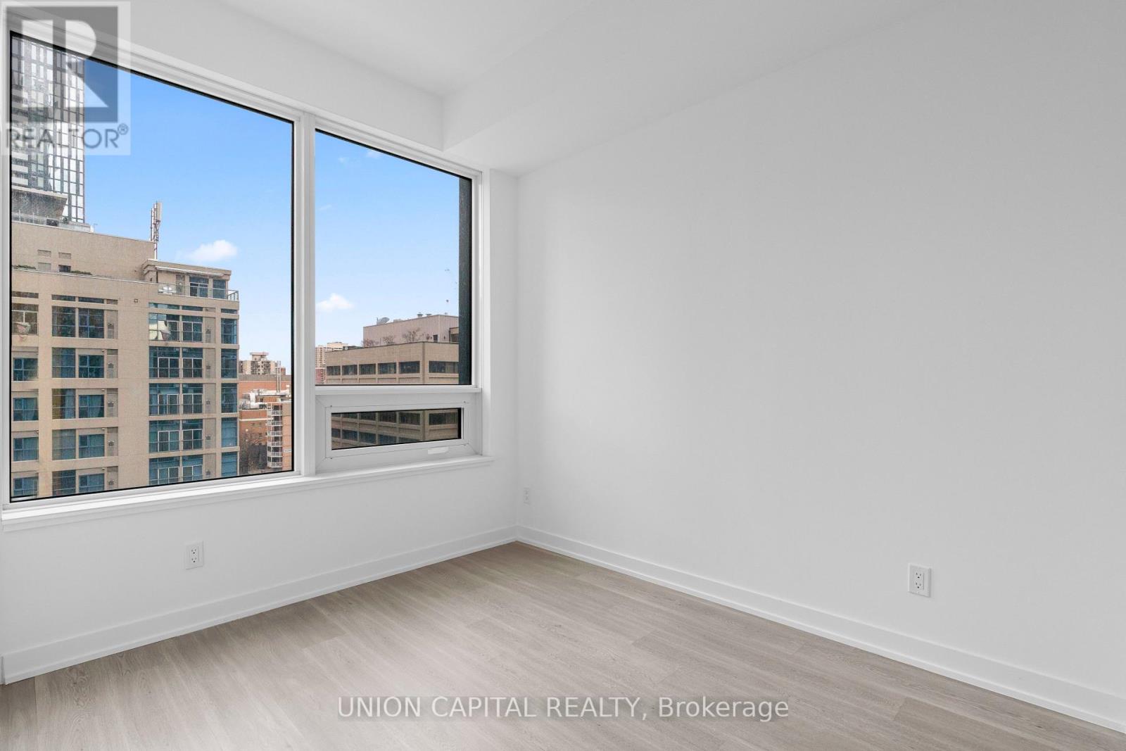 1007 - 8 Wellesley Street W, Toronto, Ontario M4Y 0J5 - Photo 11 - C13566806