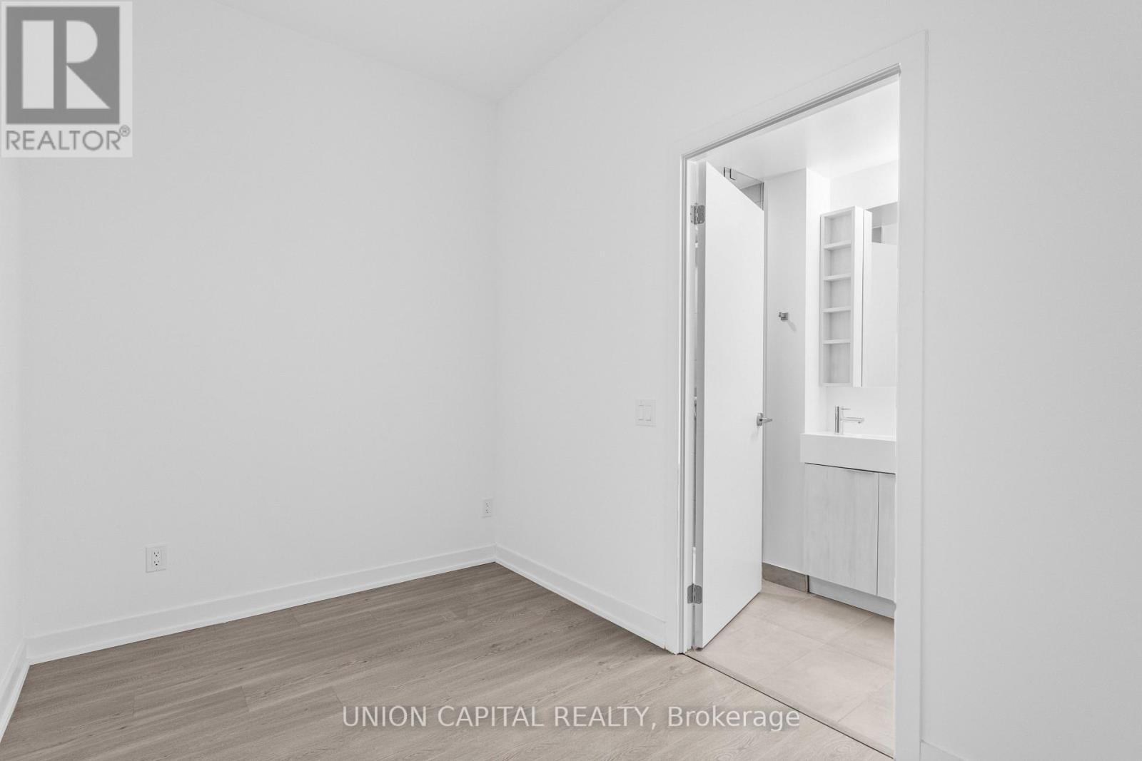 1007 - 8 Wellesley Street W, Toronto, Ontario M4Y 0J5 - Photo 14 - C13566806