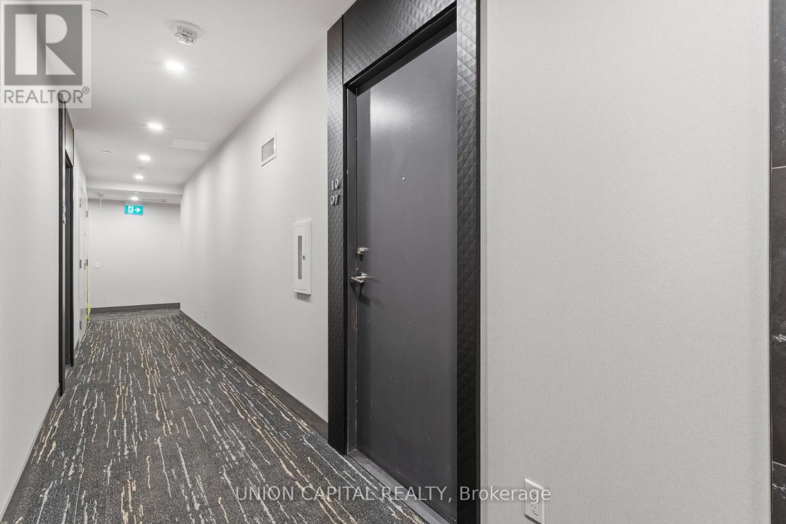 1007 - 8 Wellesley Street W, Toronto, Ontario M4Y 0J5 - Photo 2 - C13566806