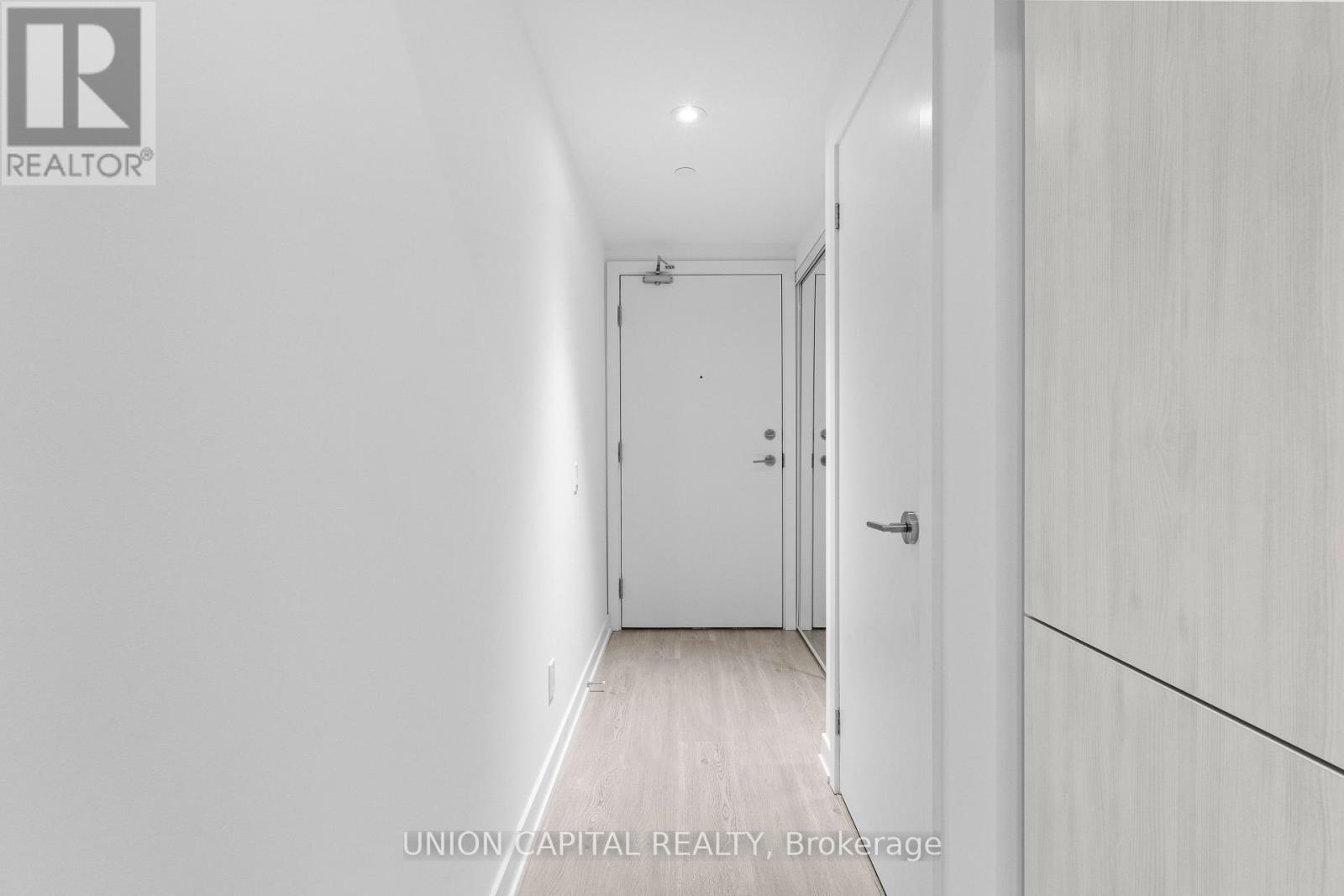 1007 - 8 Wellesley Street W, Toronto, Ontario M4Y 0J5 - Photo 3 - C13566806