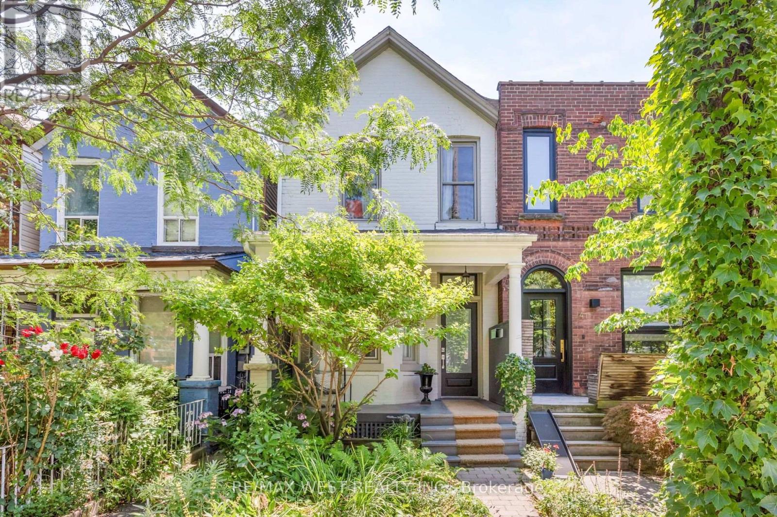 39 SHIRLEY STREET, Toronto, Ontario