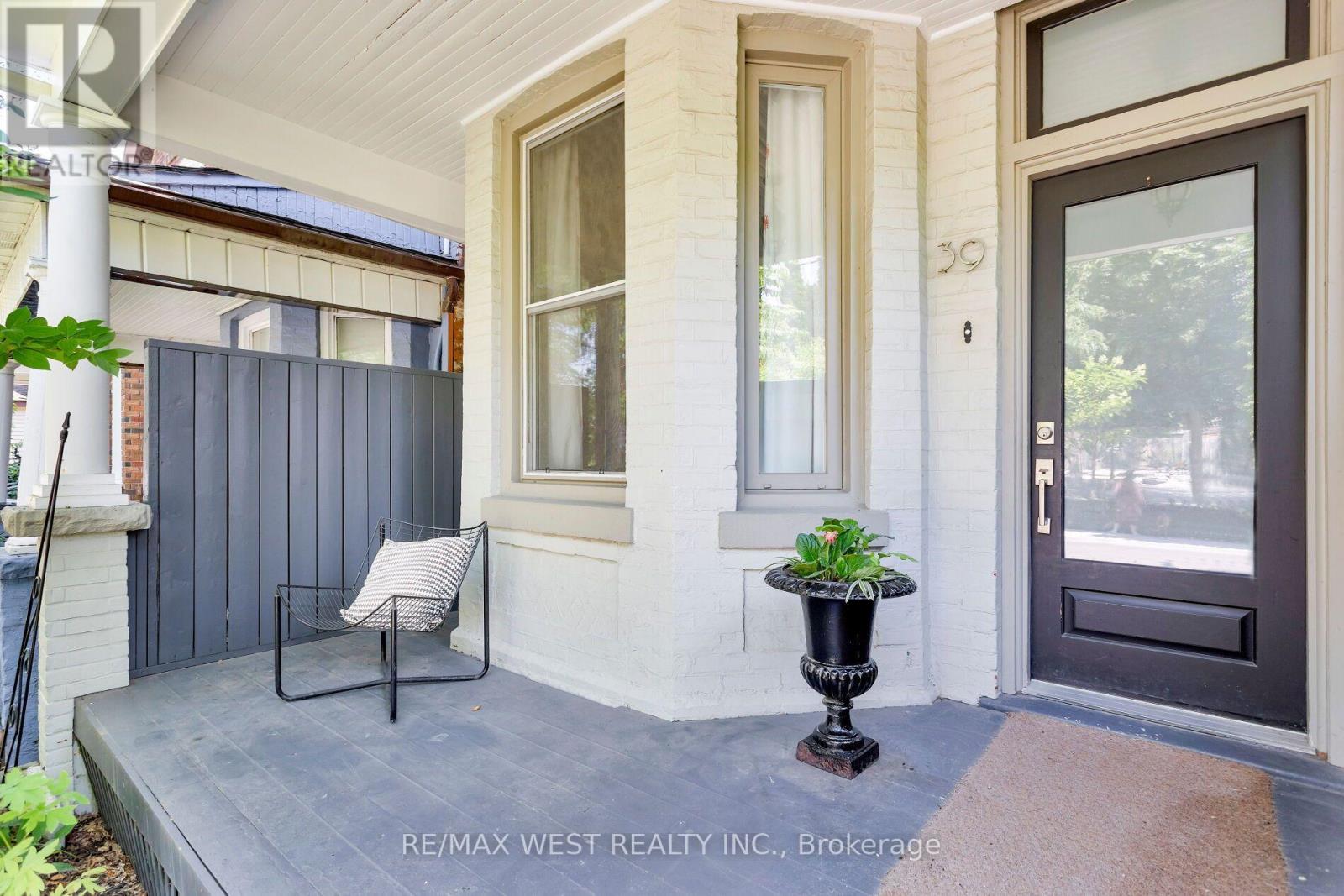 39 Shirley Street, Toronto, Ontario  M6K 1S8 - Photo 3 - C13566856