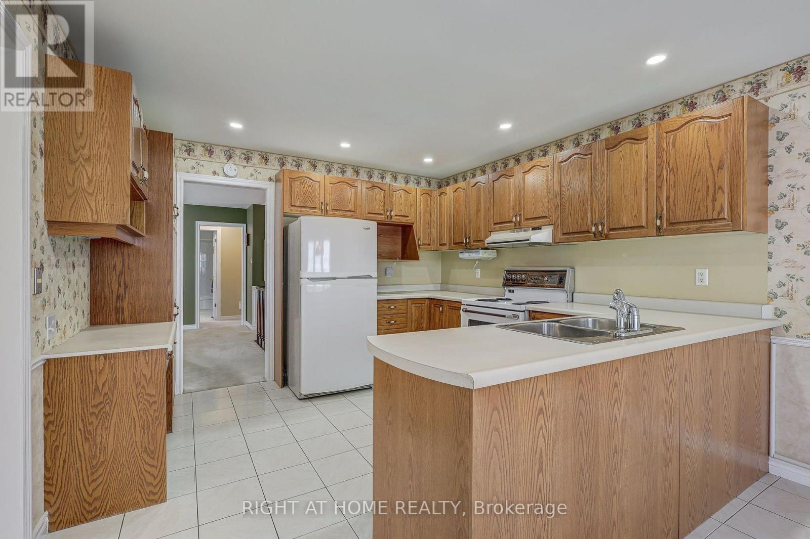 273 Whisperwood Avenue, London South, Ontario  N6K 4E4 - Photo 12 - X13566728