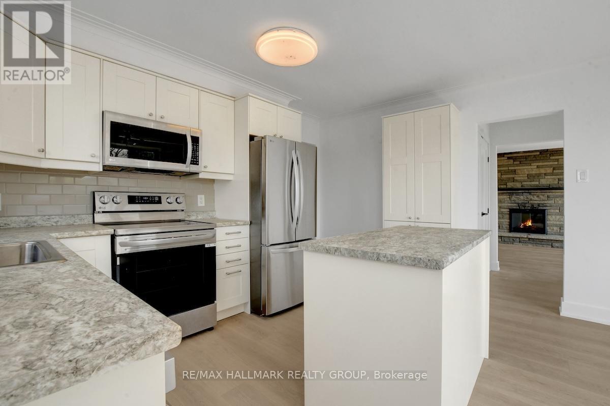 269 Michel Circle, Ottawa, Ontario  K1L 7P4 - Photo 4 - X13566818