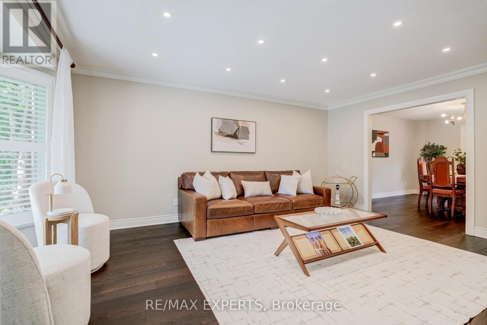 23 Bloomfield Trail, Richmond Hill, Ontario  L4E 2J7 - Photo 4 - N13566800