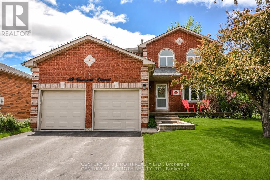 42 FARMSTEAD CRESCENT, Barrie (Holly)