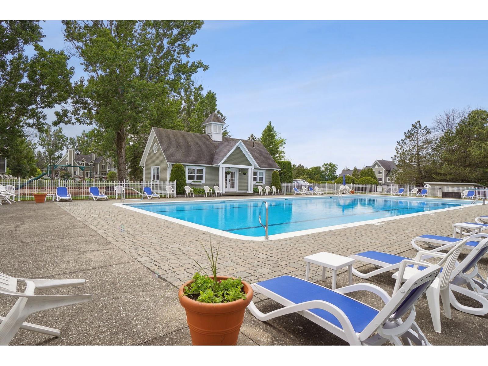 49 Ch. du Hudson Club Rigaud Quebec Canada J0P1P0 3
