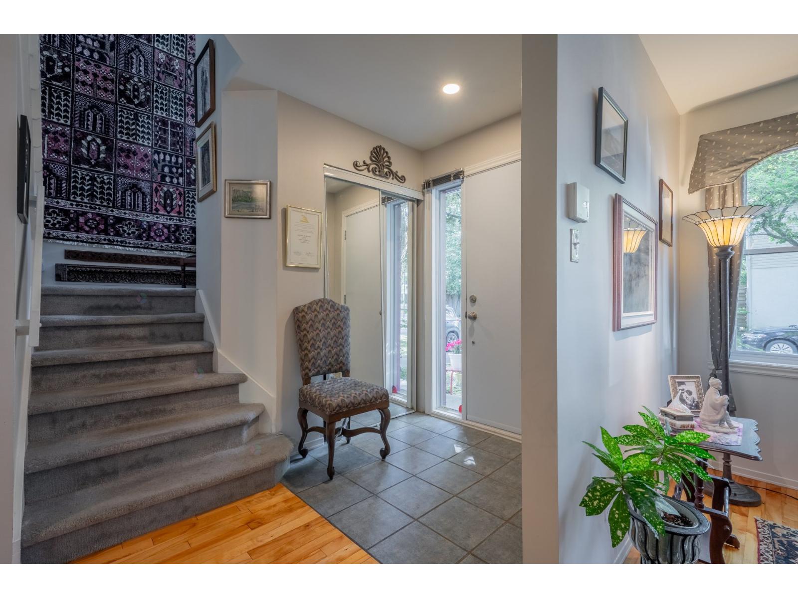 1432Z Rue Adoncour Longueuil (Le Vieux-Longueuil) Quebec Canada J4J5L3 2