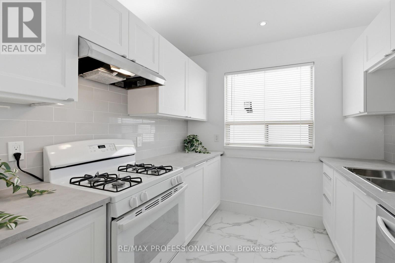 105 Cavell Avenue, Toronto, Ontario  M8V 1P5 - Photo 17 - W13566524