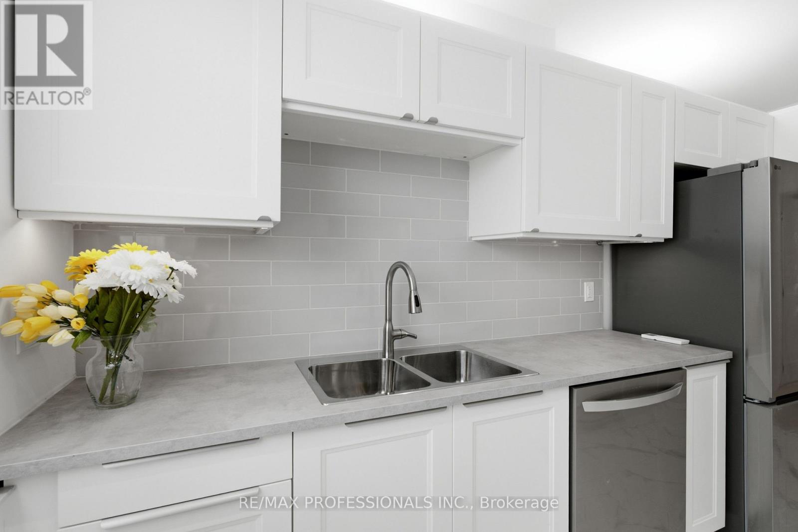 105 Cavell Avenue, Toronto, Ontario  M8V 1P5 - Photo 19 - W13566524