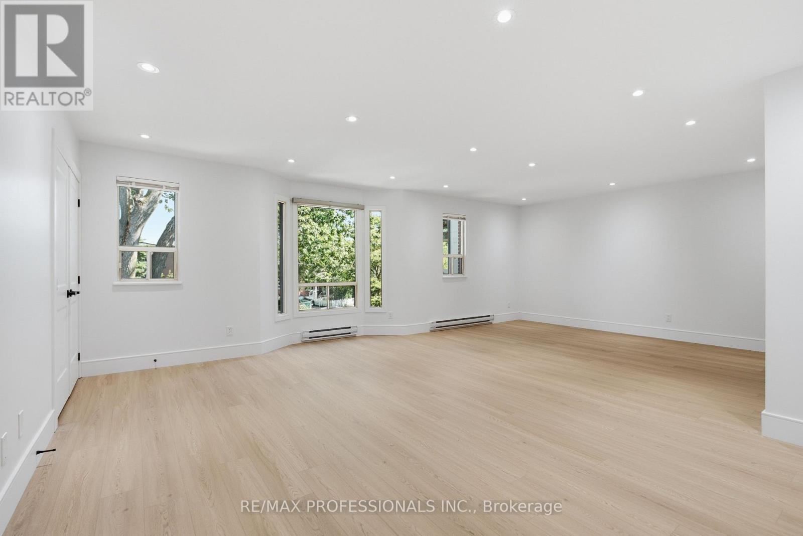 105 Cavell Avenue, Toronto, Ontario  M8V 1P5 - Photo 4 - W13566524