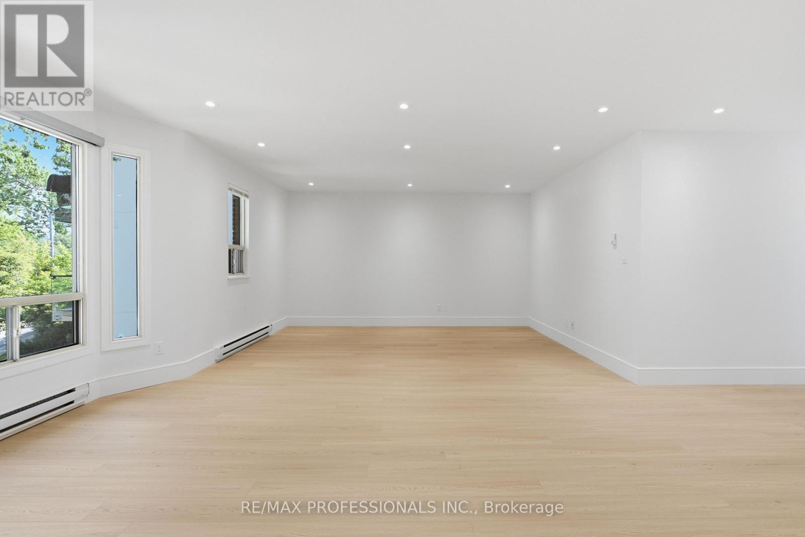 105 Cavell Avenue, Toronto, Ontario  M8V 1P5 - Photo 5 - W13566524