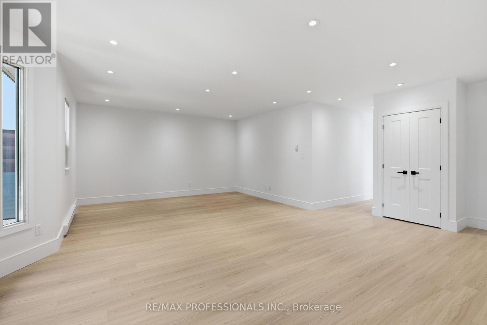 105 Cavell Avenue, Toronto, Ontario  M8V 1P5 - Photo 6 - W13566524