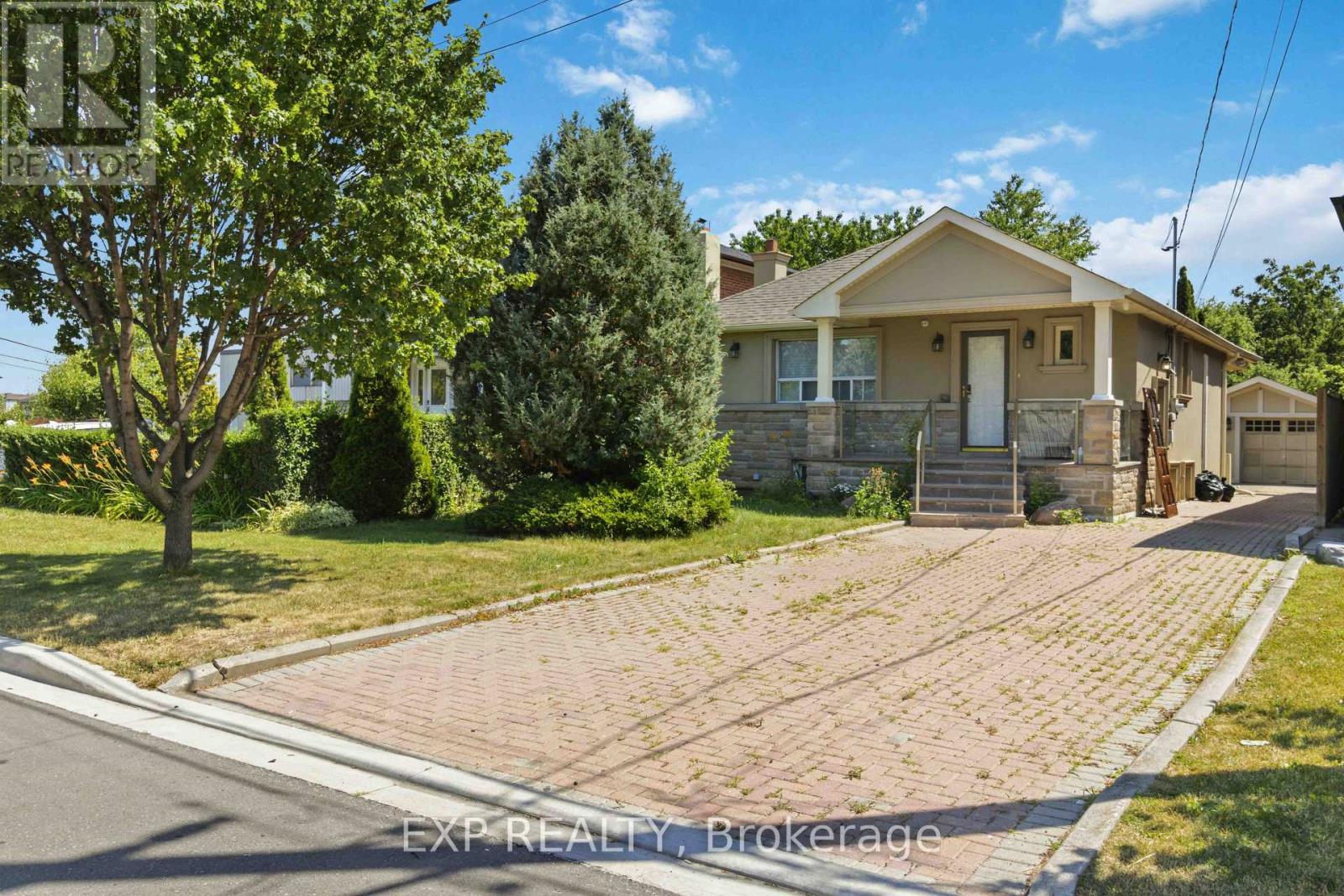 MAIN - 133 CORNELIUS PARKWAY, Toronto, Ontario