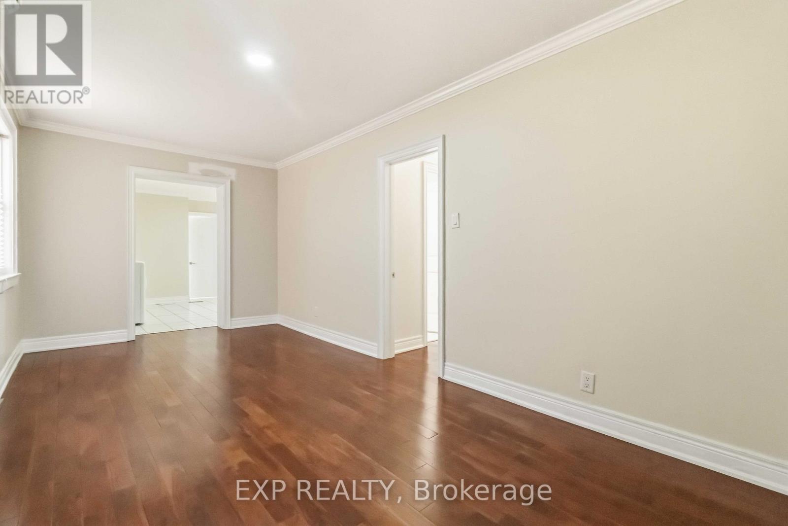 Main - 133 Cornelius Parkway, Toronto, Ontario  M6L 2K7 - Photo 13 - W13566562