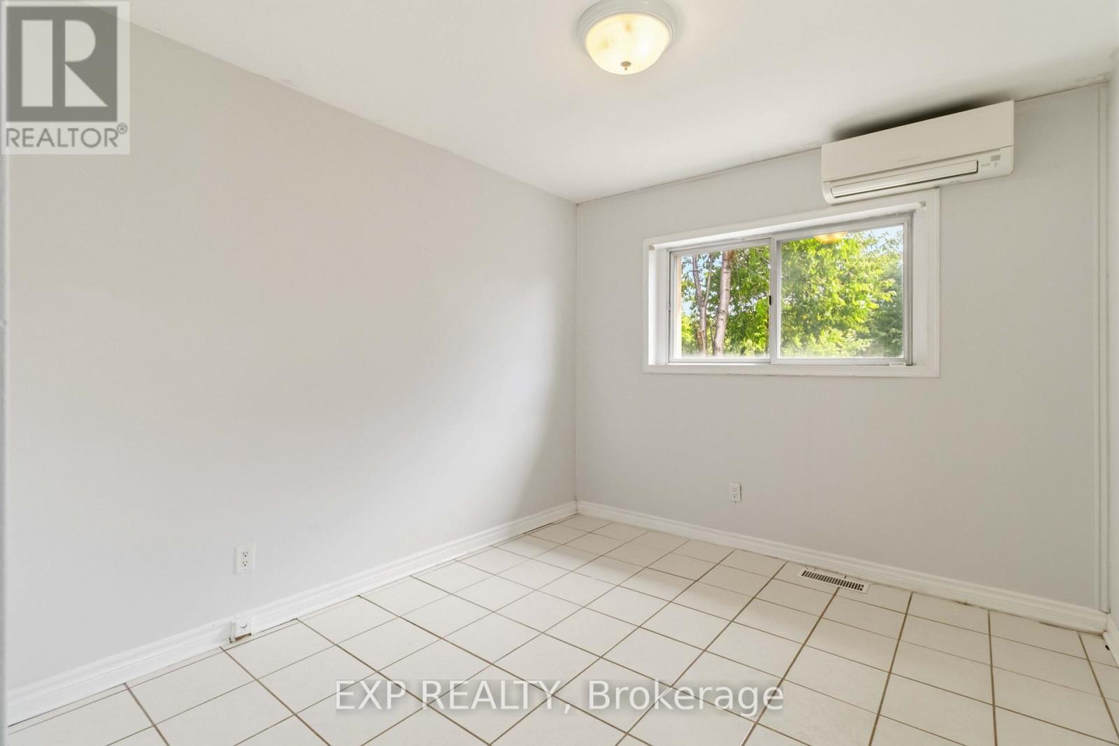 Main - 133 Cornelius Parkway, Toronto, Ontario  M6L 2K7 - Photo 16 - W13566562