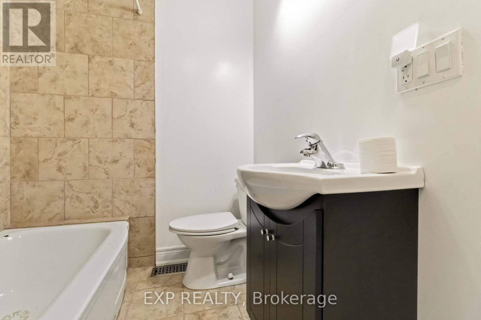Main - 133 Cornelius Parkway, Toronto, Ontario  M6L 2K7 - Photo 18 - W13566562