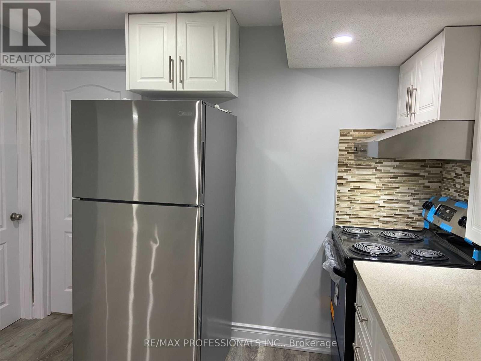 Bsmt - 5349 Lismic Boulevard, Mississauga, Ontario  L5V 1Y5 - Photo 11 - W13566636