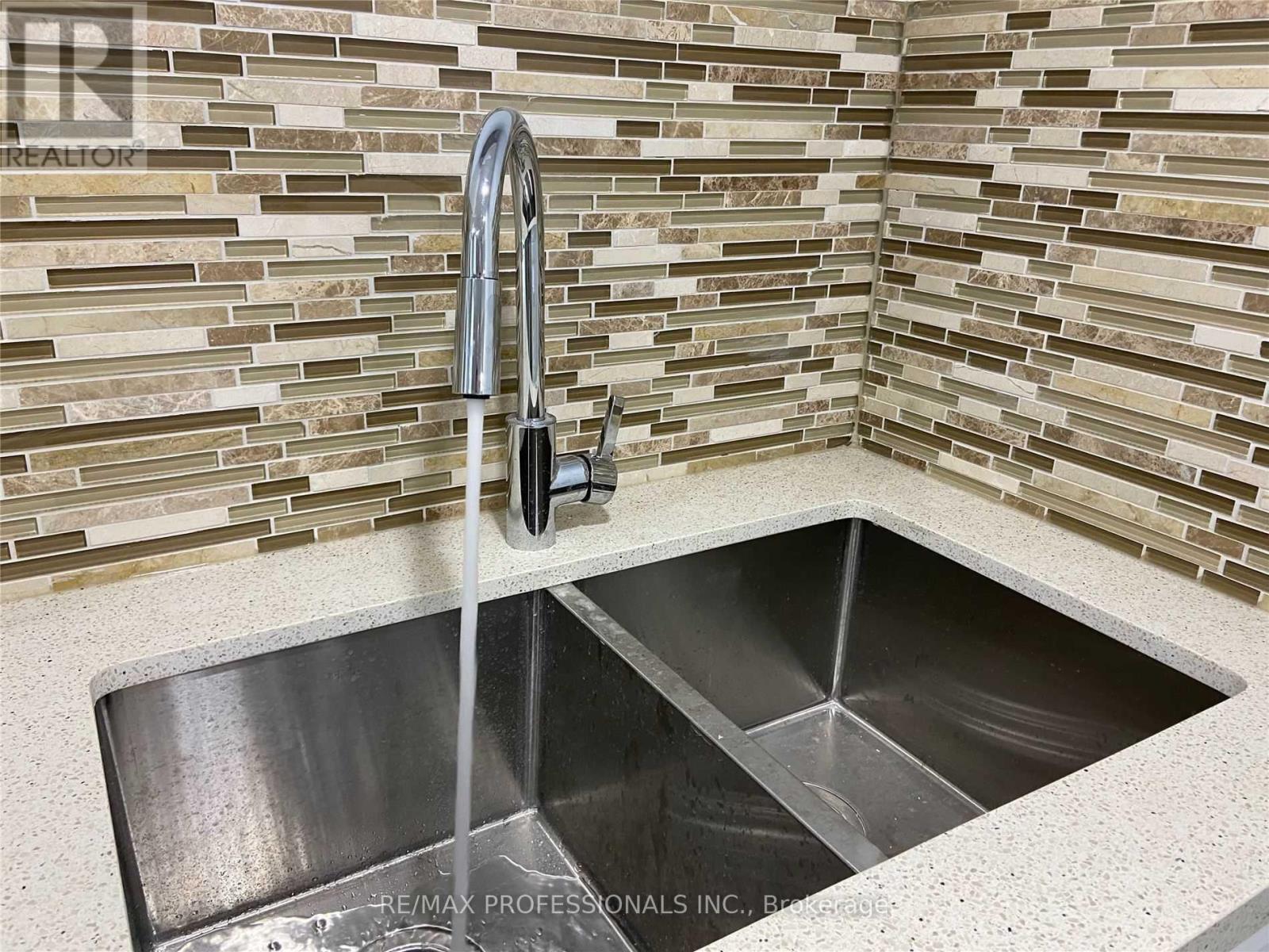 Bsmt - 5349 Lismic Boulevard, Mississauga, Ontario  L5V 1Y5 - Photo 13 - W13566636