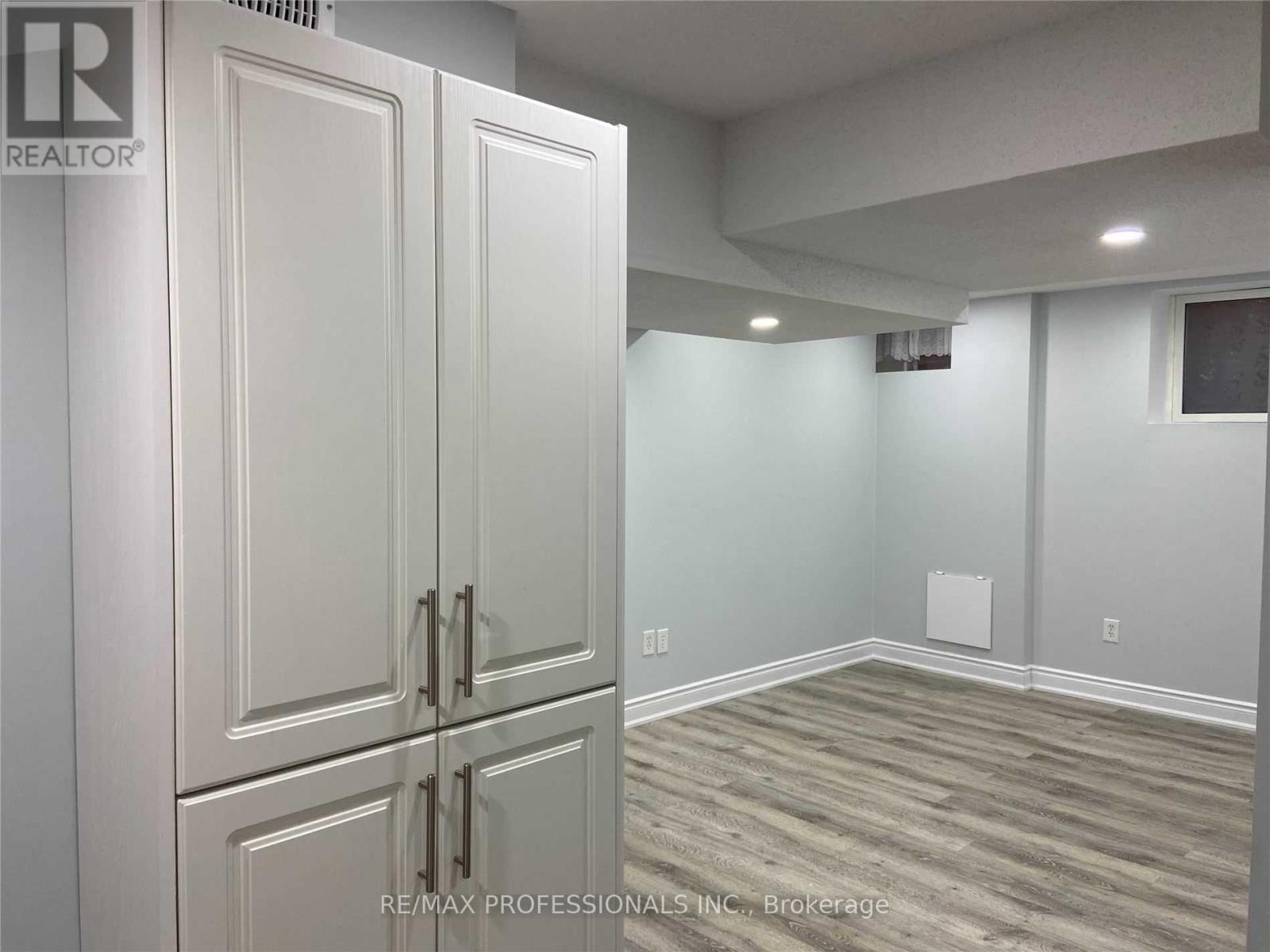 Bsmt - 5349 Lismic Boulevard, Mississauga, Ontario  L5V 1Y5 - Photo 14 - W13566636
