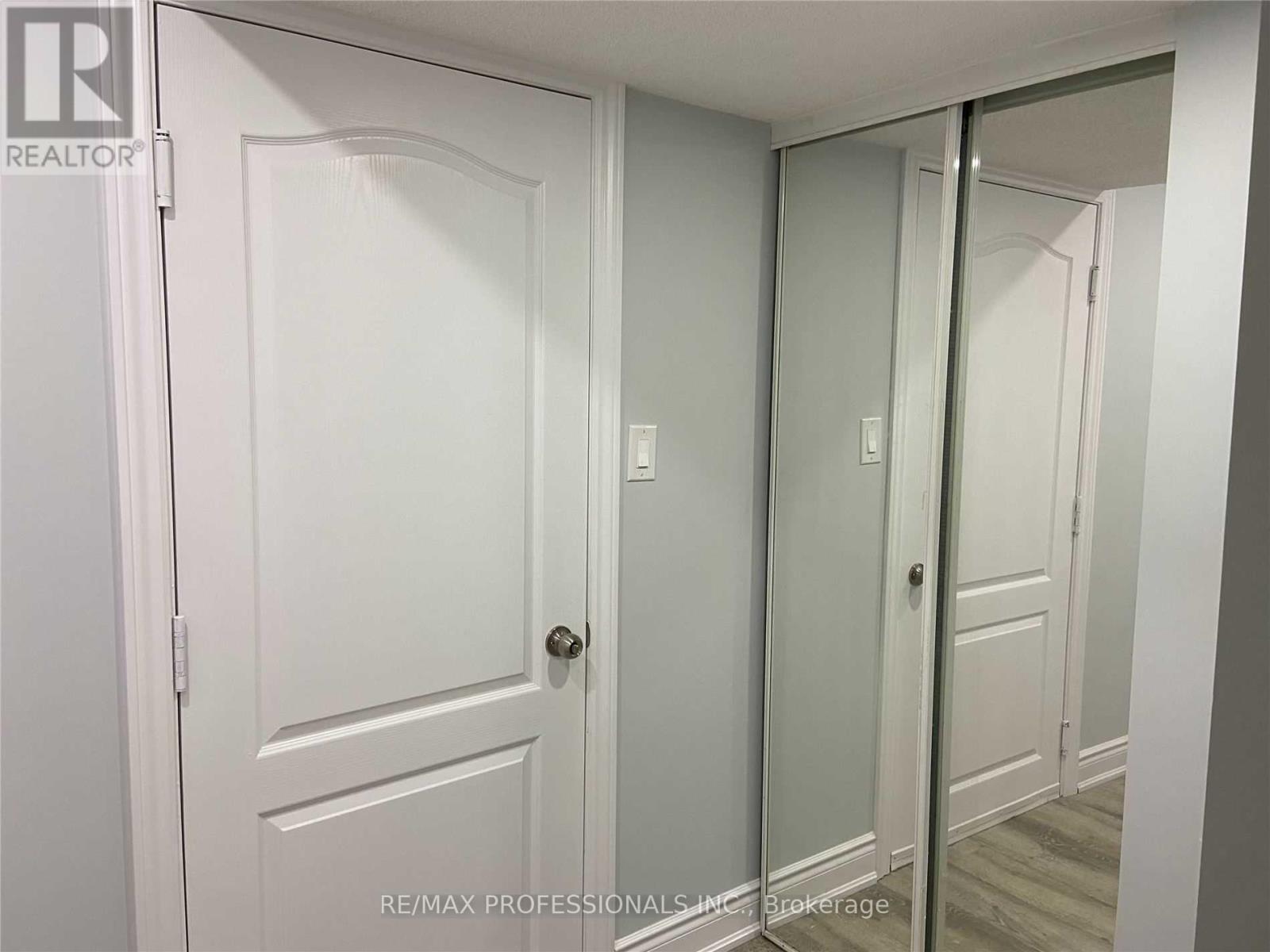 Bsmt - 5349 Lismic Boulevard, Mississauga, Ontario  L5V 1Y5 - Photo 6 - W13566636