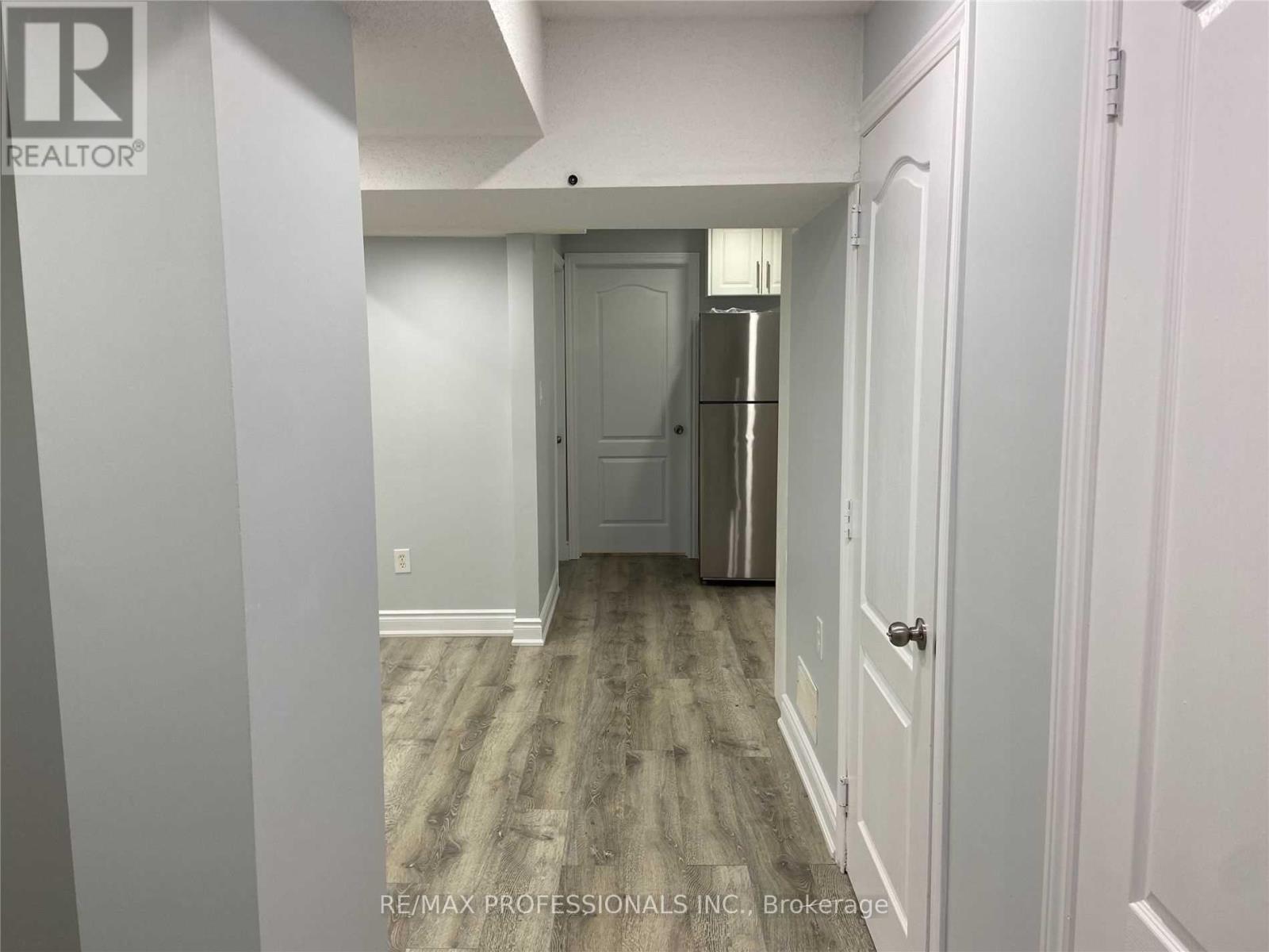 Bsmt - 5349 Lismic Boulevard, Mississauga, Ontario  L5V 1Y5 - Photo 7 - W13566636
