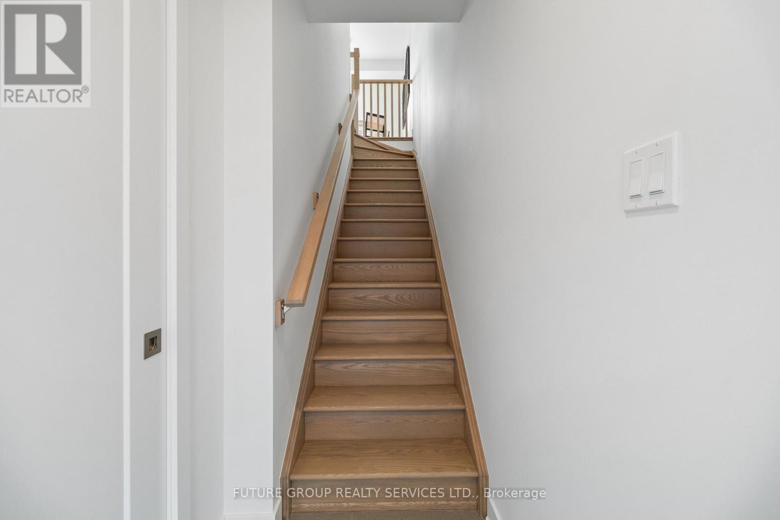 Unit 3 - 34 Poplar Avenue, Toronto, Ontario M9B 3R4 - Photo 2 - W13566650