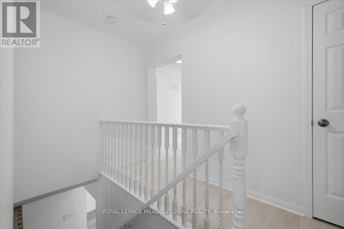 2068 Broadleaf Crescent, Burlington, Ontario  L7L 6S4 - Photo 19 - W13566660