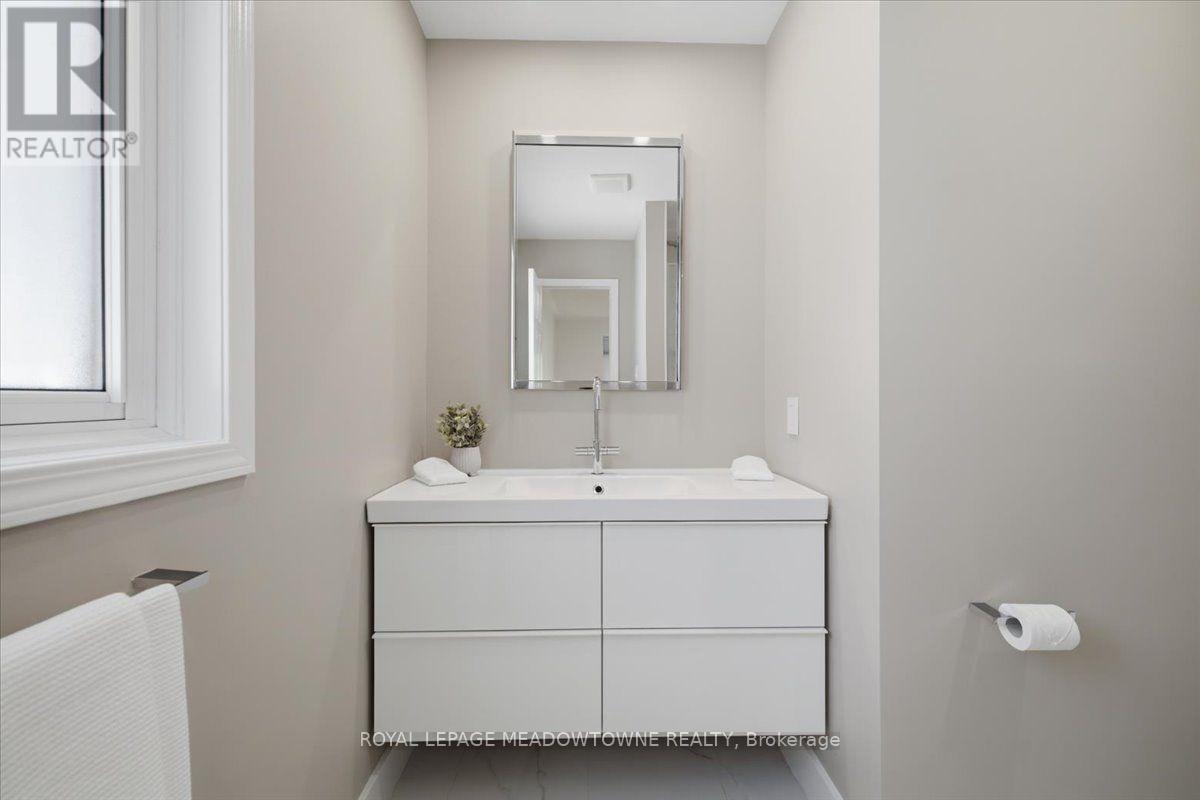 2068 Broadleaf Crescent, Burlington, Ontario  L7L 6S4 - Photo 22 - W13566660