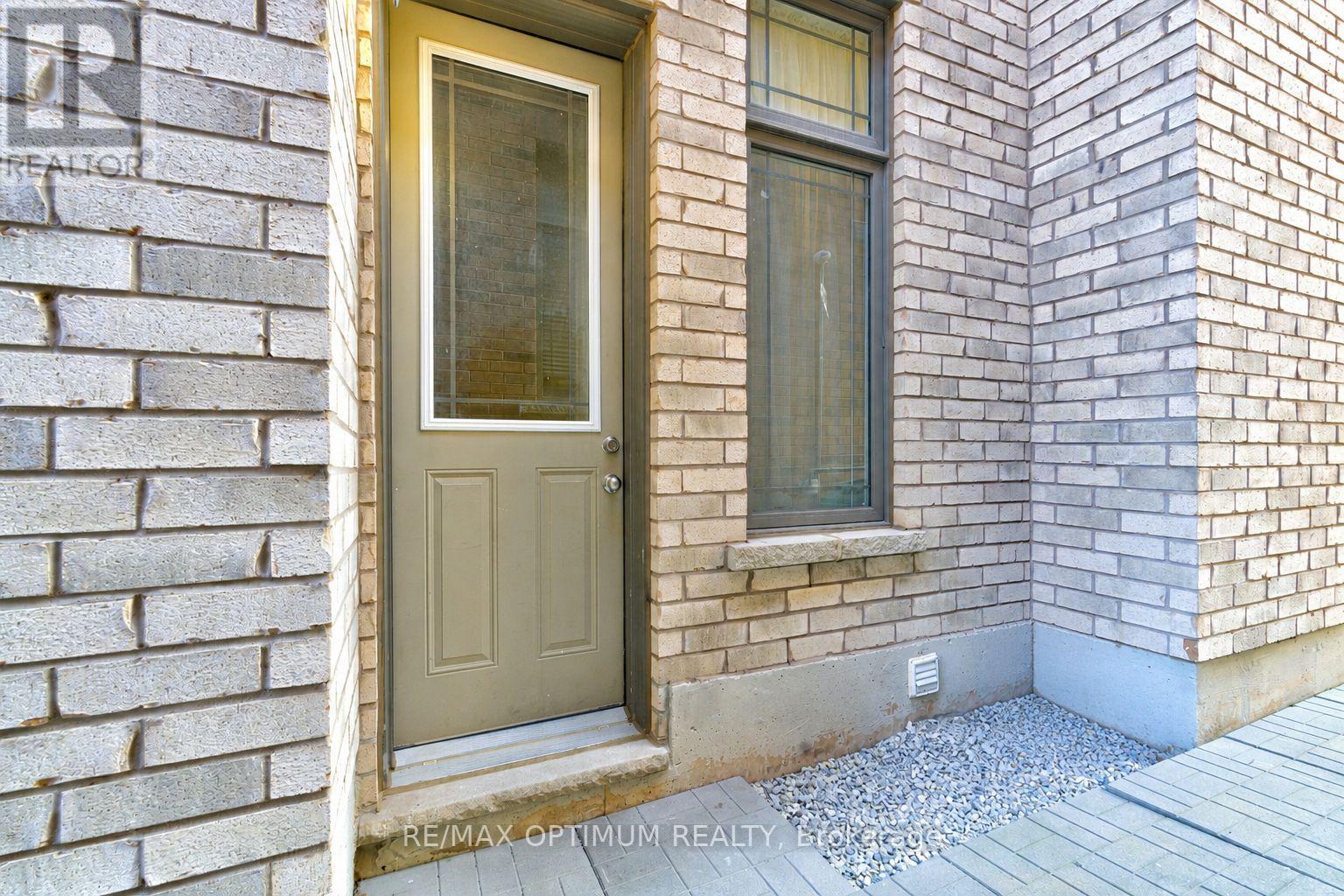 8 Lyle Way, Brampton, Ontario  L6X 5P8 - Photo 33 - W13566708